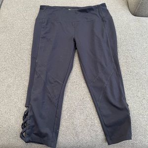 Grey Cropped Leggings